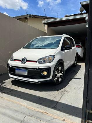 VOLKSWAGEN UP 1.0 170 TSI TOTAL FLEX XTREME 4P MANUAL